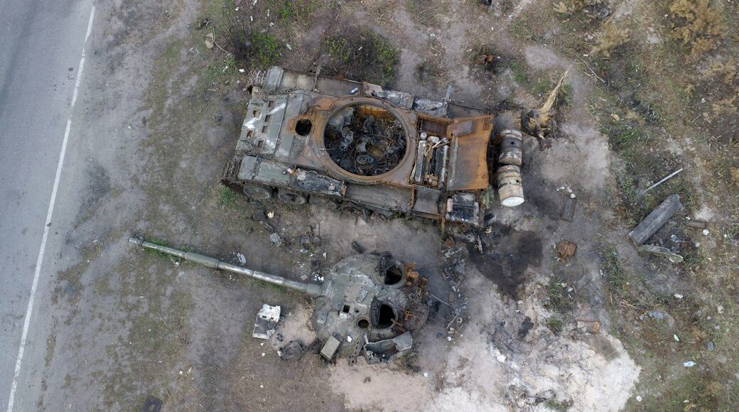 На Донеччині десантники влаштували засідку та знищили два танки росіян: відео 