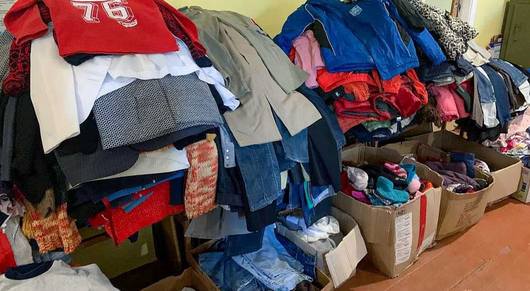 Кременской хаб в Днепре получил партию детской одежды для переселенцев