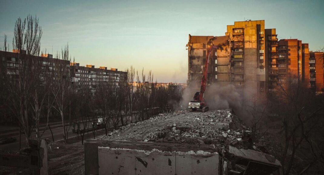 У Маріуполі знову дуже гучно, окупанти підняли авіацію, - Цаплієнко