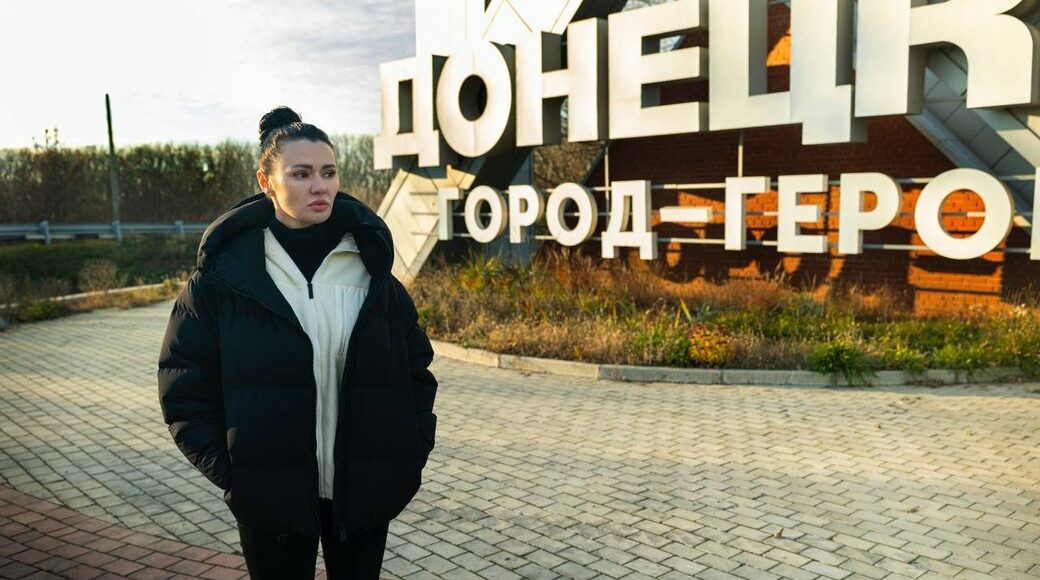 Бывшей телеведущей за "сюжеты" с российской пропагандой в Мариуполе грозит до восьми лет тюрьмы