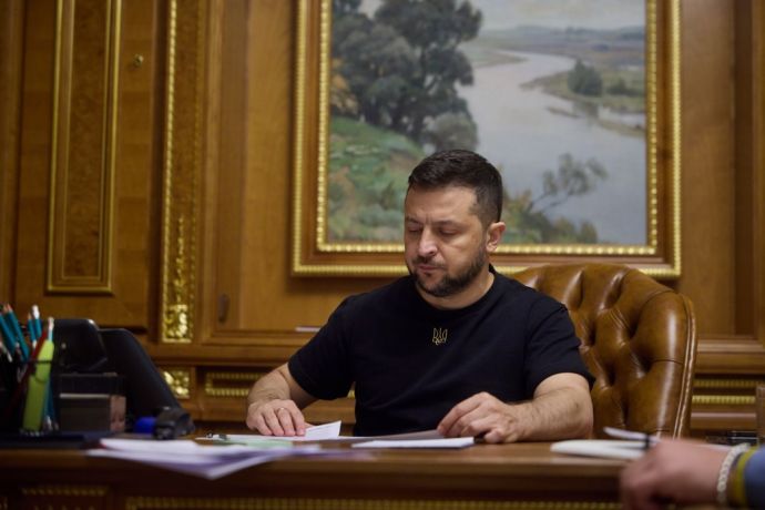 Зеленський відповів на петицію щодо накладання вето на закон про посилення відповідальності військових