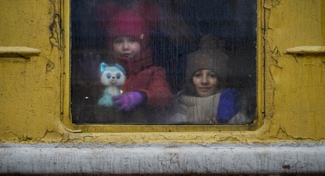 Рашисти масово вивозять дітей з окупованої Горлівки в рф на "свята", - ЦНС