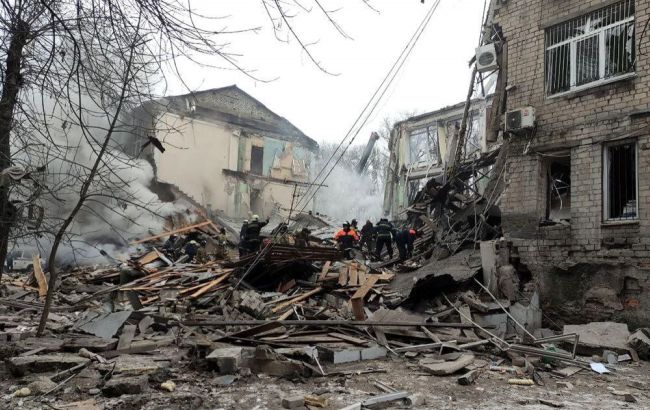 Оккупанты совершили самообстрел Донецка: есть разрушения в Калининском районе