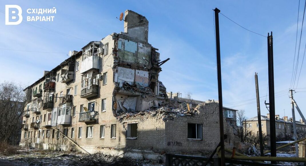 Разрушенные дома и "квартира" в подвале: чем живет Лиман зимой 2023-го