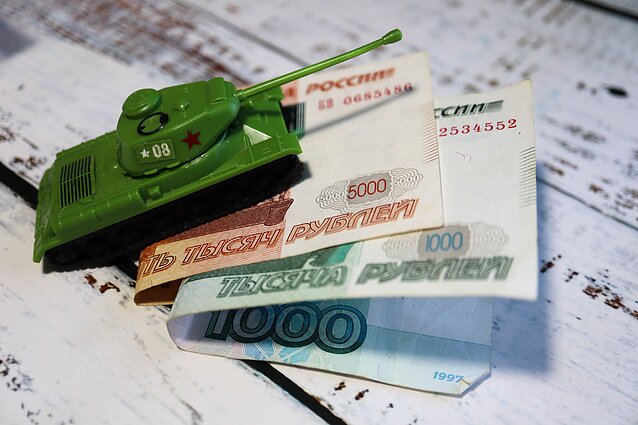 Штрафом у 300 тисяч рублів окупанти погрожують підприємцям за обіг гривні, - ЛугОВА