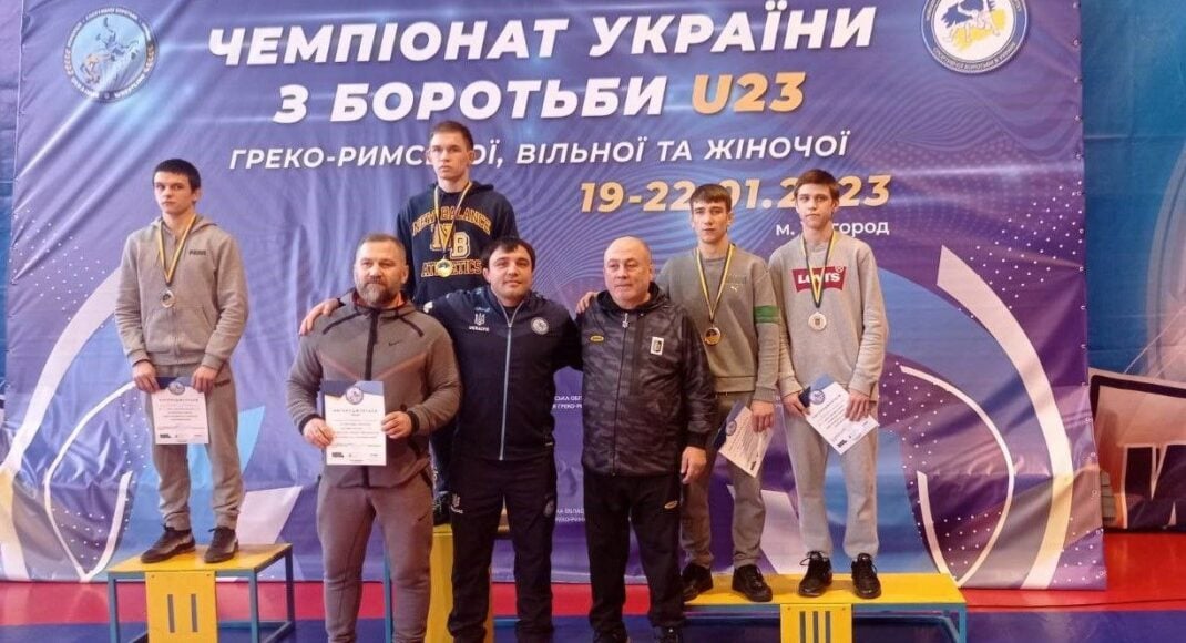 Слов'янські борці здобули бронзу на чемпіонаті України з вільної та жіночої боротьби: фото