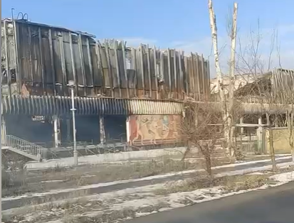 Гайдай показал уничтоженный оккупантами Ледовый дворец в оккупированном Северодонецке: видео