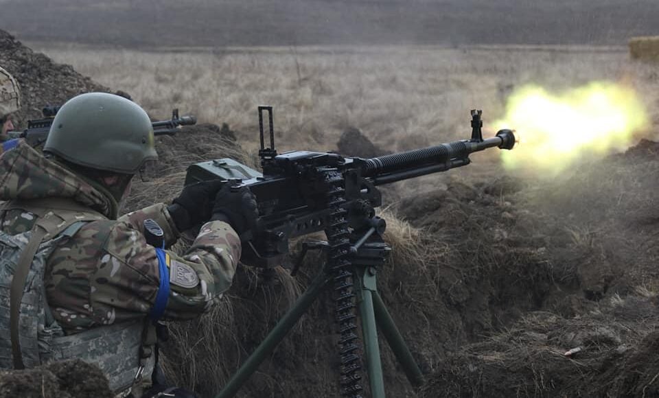 Украинские военные за сутки ликвидировали 760 оккупантов и 1 вертолет