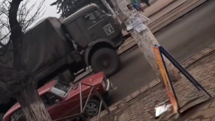 Колонна российской техники, следовавшая через Мариуполь, не доехала до пункта назначения, — Андрющенко