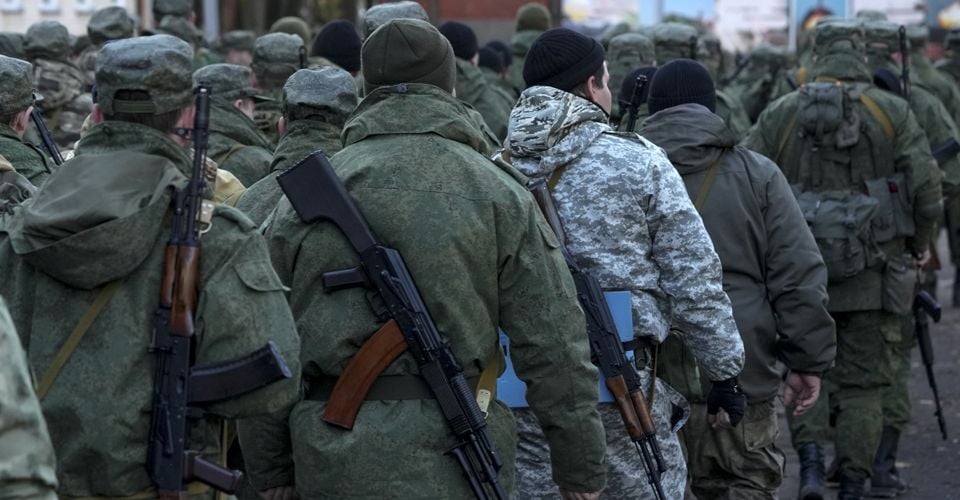 У 5 населених пунктах Луганщини окупанти залучають на військові навчання все чоловіче населення