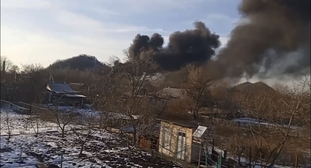В оккупированном Донецке горит склад БК: видео