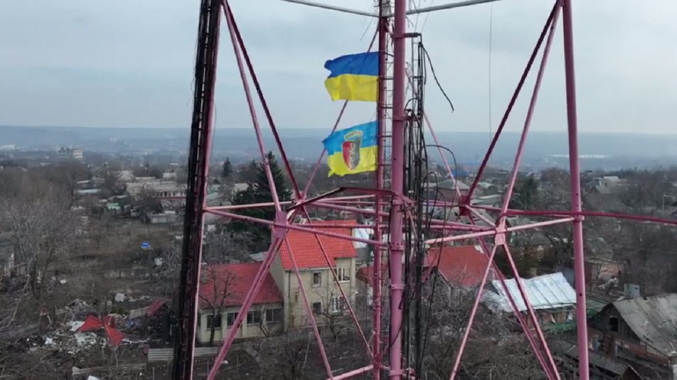 Волонтери у Бахмуті "глушать" російський ефір