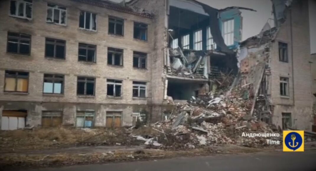 Еще одна историческая память Мариуполя утеряна: видео разрушенного механико-технического училища