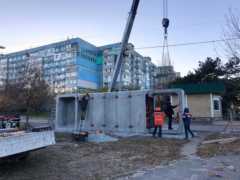 Слов'янськ отримав перші 10 мобільних укриттів: фото