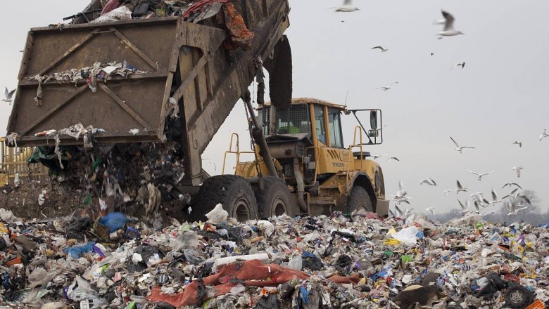 На оккупированную Луганщину захватчики планируют ежегодно свозить 350 тысяч тонн отходов