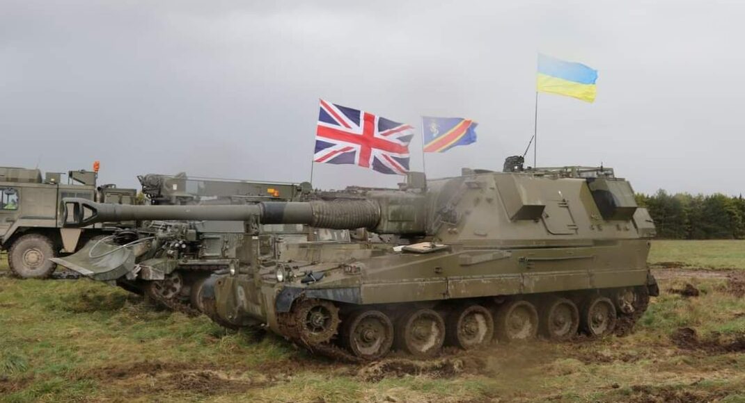 Українські артилеристи завершують навчання у Великій Британії: фото