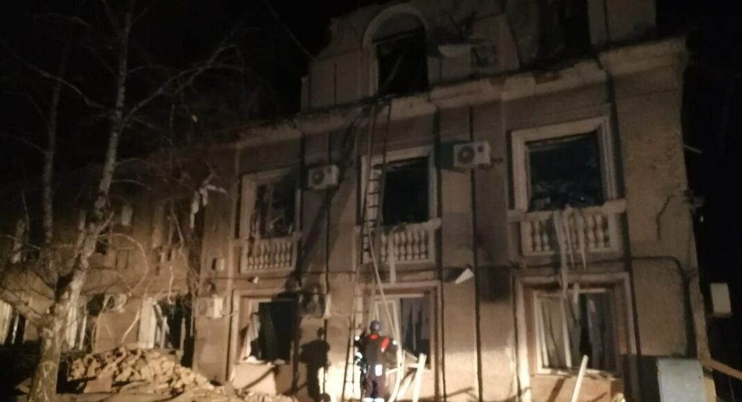 Окупанти вночі обстріляли Краматорськ: є пошкоджені будинки, без жертв