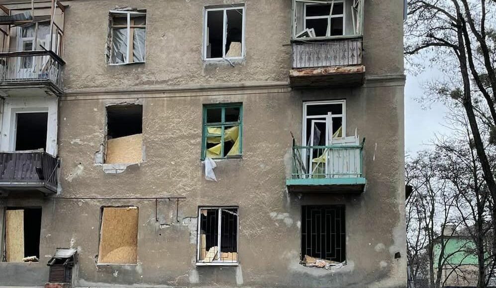 Мэр Краматорска показал последствия ракетного удара россиян по городу
