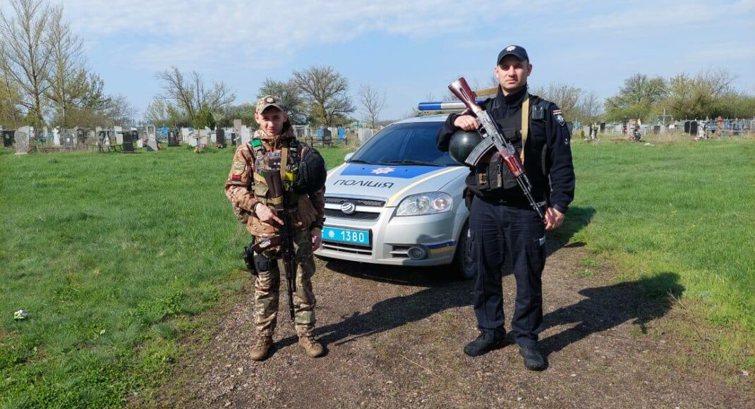 На Луганщині патрулі чергують на місцях поховань