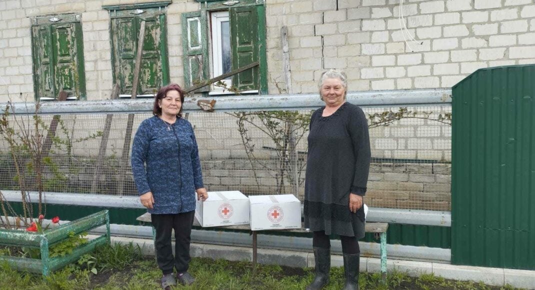 Красный Крест помогает деоккупированным общинам на Луганщине генераторами, продуктами и средствами гигиены