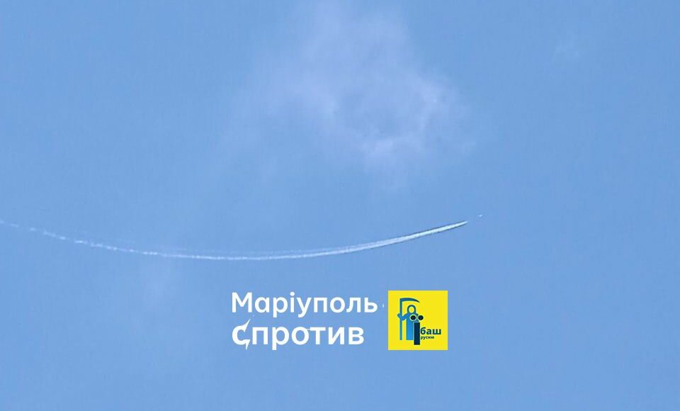 Над Мариуполем снова фиксируют сверхвысокую активность вражеской авиации: фото