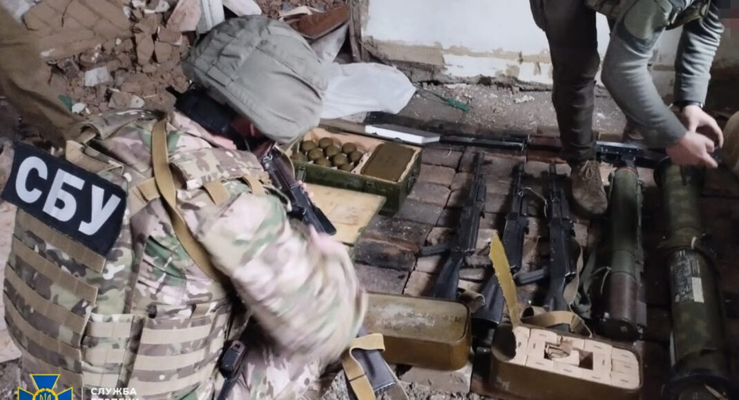 СБУ виявила на Луганщині російський схрон зброї