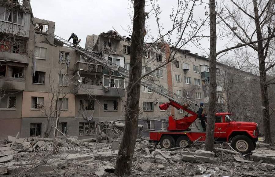 Рятувальники уточнили, що у Слов'янську дістали з-під завалів тіла двох загиблих людей