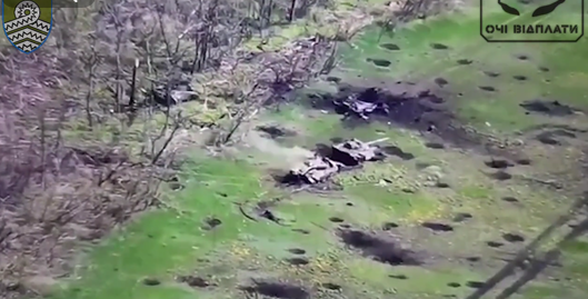 Український безпілотник знищив ворожі танки, які атакували наші позиції за 10 кілометрів від Донецька: відео