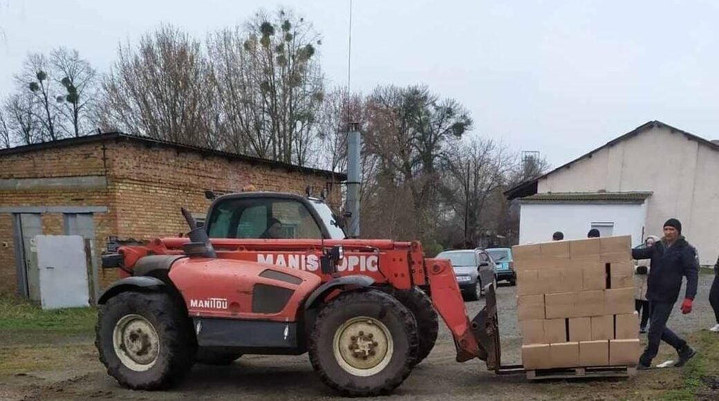 Жителям Луганщины за год передали около десяти тысяч тонн гуманитарной помощи