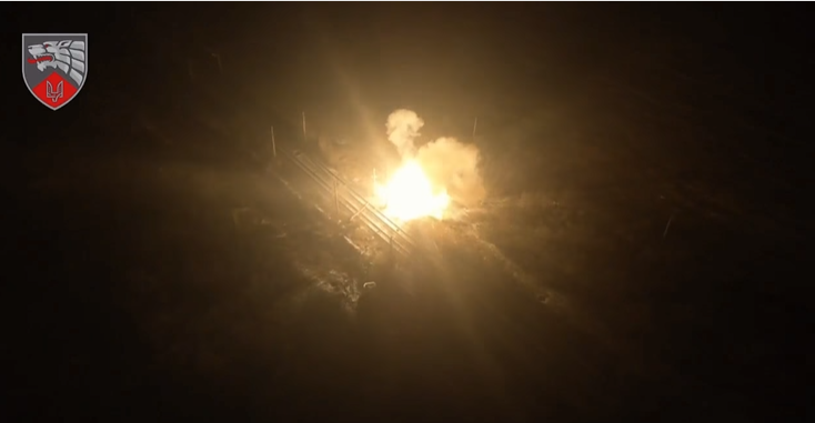 На Донеччині українські захисники знищили ворожий танк та БМП в 150 метрах від ворога: відео