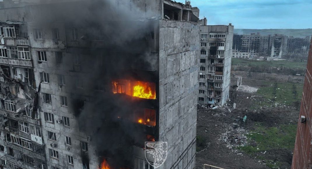 Бахмут буде виконувати роль пастки, яка витягує з окупантів всі можливі та неможливі ресурси, - військовий оглядач