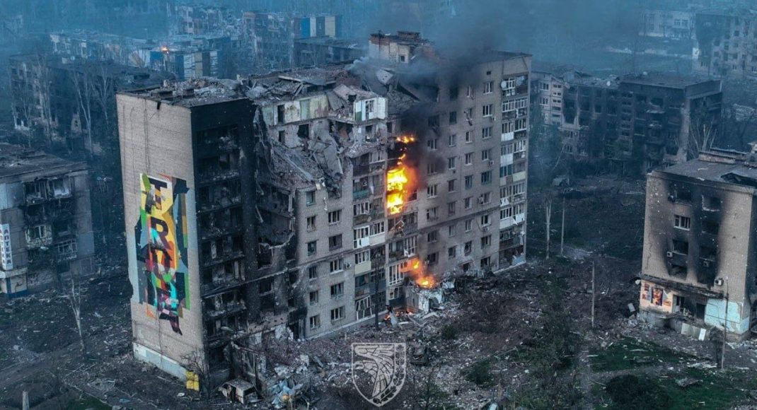 Українські захисники показали повністю знищений російськими бойовиками Бахмут: фото