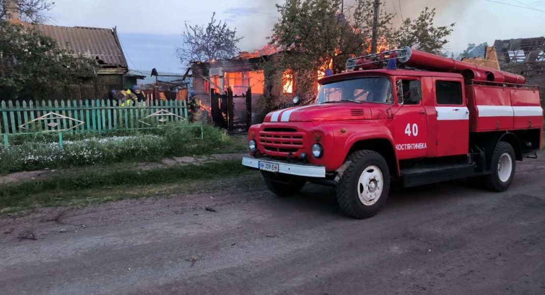 За добу рятувальники Донеччини ліквідували 13 пожеж на території області, 5 - через обстріли