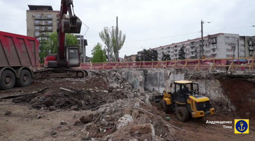 Дом с Часами Арнаутова в Мариуполе оккупанты превратили в котлован: видео