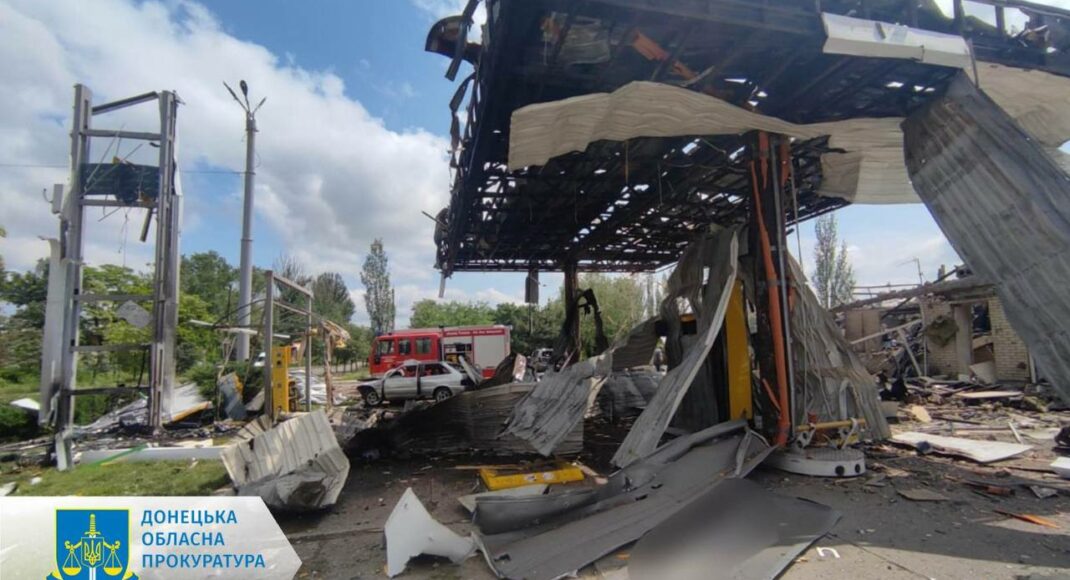 Оккупанты сбросили авиабомбы на Торецк: предварительно погиб один человек, 8 ранены