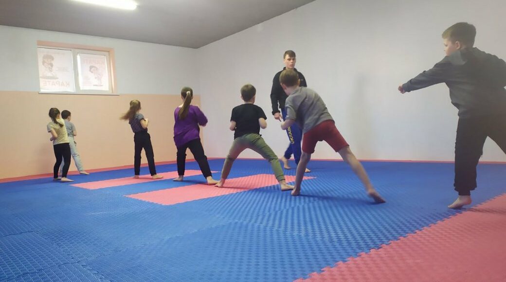 Тренери спортшколи з Рубіжного організують заняття для дітей-переселенців на Київщині
