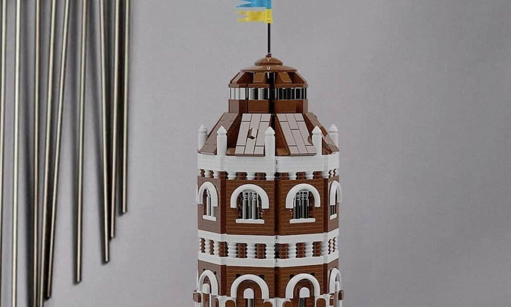 Украинец создал модель старой водонапорной Башни Мариуполя в виде ...