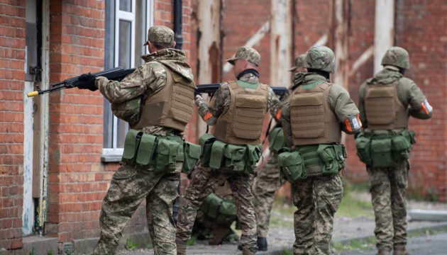 Канадские военные показали, как учат украинцев воевать в городских застройках и вести уличные бои