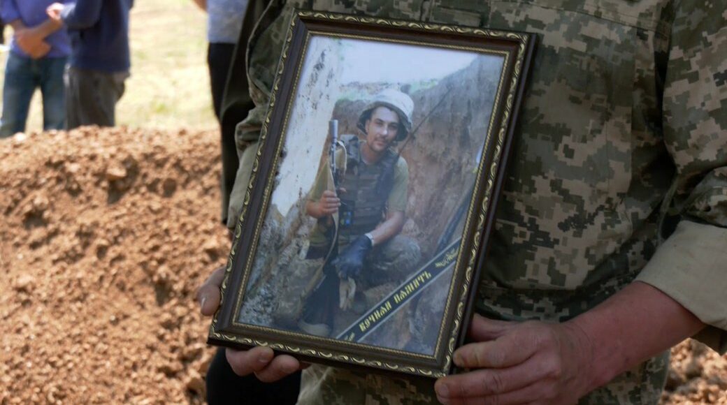 В Одесской области попрощались с 32-летним военным, который погиб под Бахмутом: видео