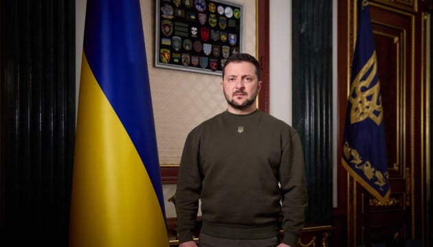 Зеленський подякував воїнам, що тримають фронти Донеччини: відео
