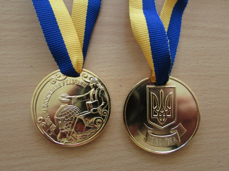 У школах Донеччини в цьому році 587 медалістів