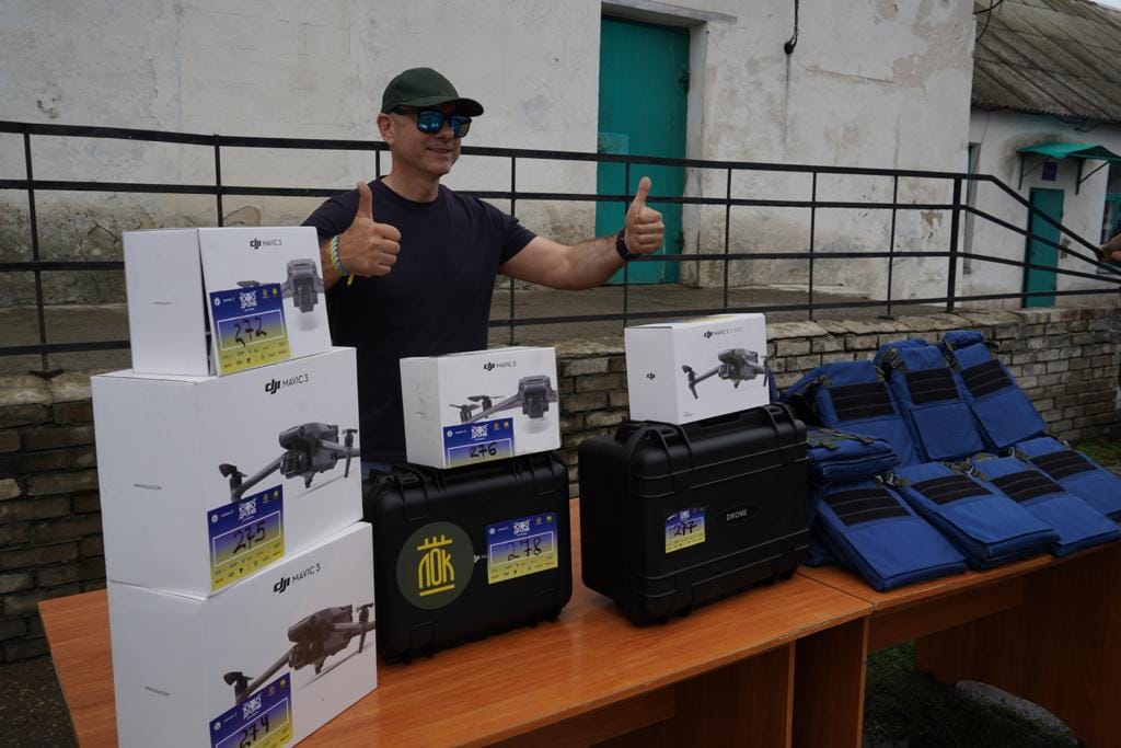 10 дронів для наших військових на Донеччині передали сьогодні волонтери