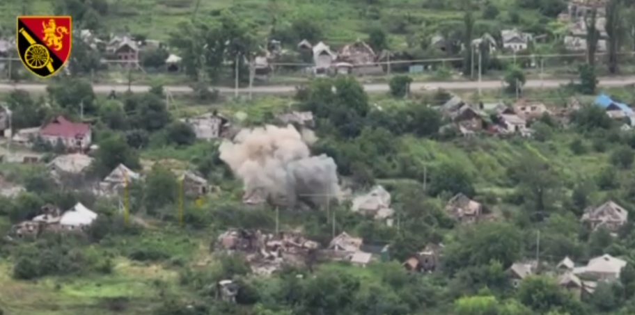 Українські військові на Бахмутському напрямку знищили ворожий міномет: відео