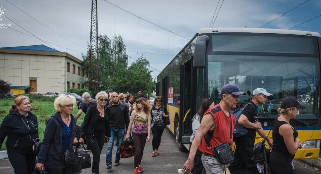 Спасатели рассказали об эвакуации населения в Донецкой области