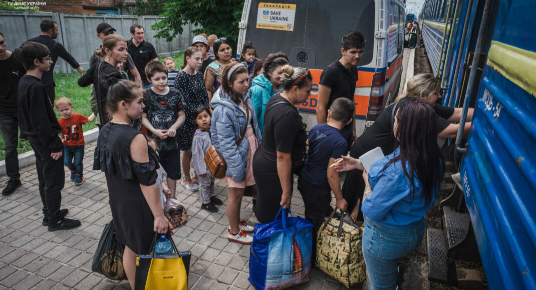 Донеччина під обстрілами: в ДСНС розповіли план евакуації у безпечні регіони (відео)