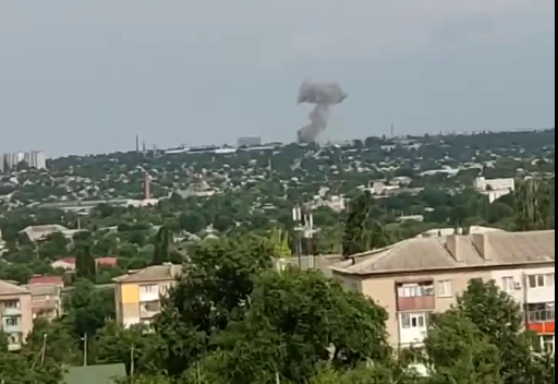 У тимчасово окупованому Луганську пролунали вибухи: що відомо
