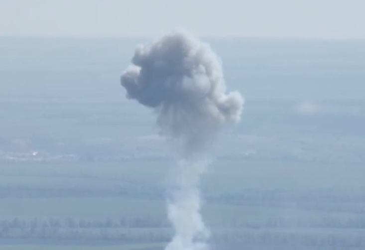 У Бахмута украинский дрон разбил российскую "Гвоздику": видео
