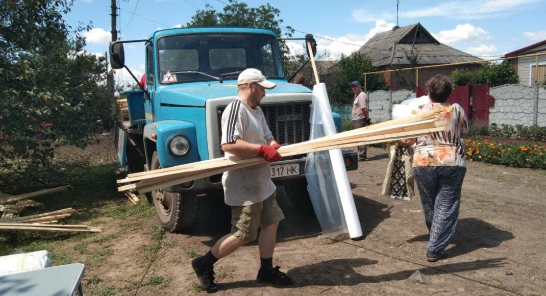 У Костянтинівку доставили будівельні матеріали для господарів, будинки яких постраждали від ворожих обстрілів