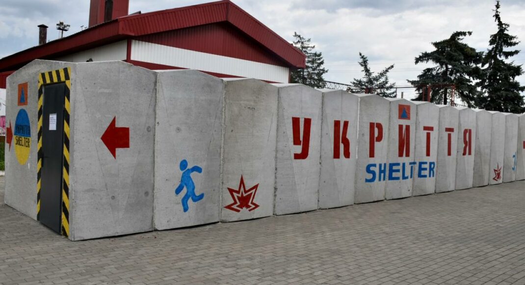 На автовокзалі в Краматорську завершують монтажні роботи в укритті: фото