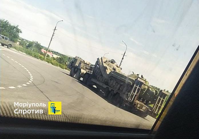 В Мариуполе фиксируют перемещение тяжелого вооружения из россии через город в направлении Бердянска